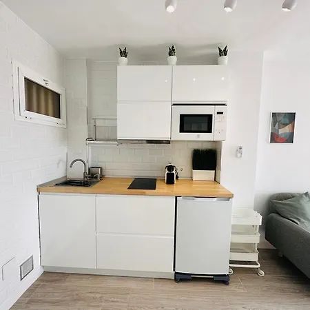 Modern White *